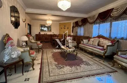 شقة - 3 غرف نوم - 3 حمامات للبيع في شارع احمد حشمت - الزمالك - القاهرة