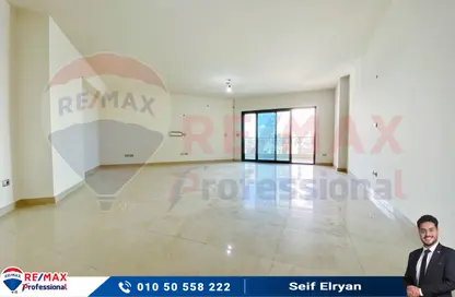 Apartment - 3 Bedrooms - 3 Bathrooms for rent in Victor Ammanuel Square - Smouha - Hay Sharq - Alexandria