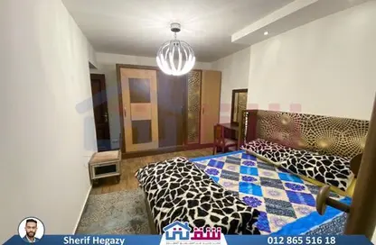 شقة - 3 غرف نوم - 1 حمام للبيع في كامب شيزار - حي وسط - الاسكندرية