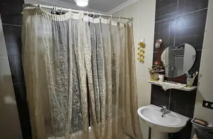 Apartment - 3 Bedrooms - 2 Bathrooms for sale in Kafr Abdo - Roushdy - Hay Sharq - Alexandria