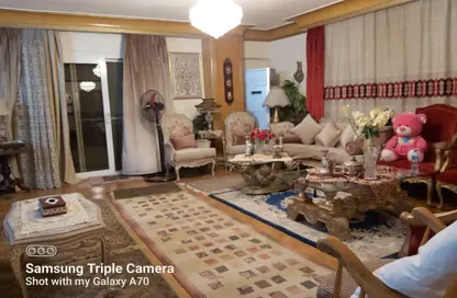 شقة - 4 غرف نوم - 3 حمامات للبيع في شارع عبد الرازق السنهوري - المنطقة السادسة - مدينة نصر - القاهرة