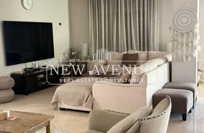 Villa - 4 Bedrooms - 5 Bathrooms for sale in Mivida - 5th Settlement Compounds - The 5th Settlement - New Cairo City - Cairo