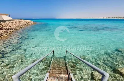 منزل مزدوج - 4 غرف نوم - 5 حمامات للبيع في سيزر ايلاند - راس الحكمة - الساحل الشمالي