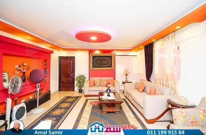 شقة - 4 غرف نوم - 2 حمامات للبيع في سابا باشا - حي شرق - الاسكندرية