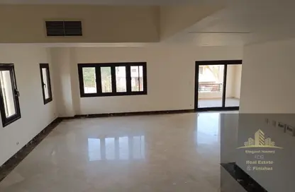 Villa - 5 Bedrooms - 5 Bathrooms for rent in Uptown Cairo Road - Al Abageyah - El Khalifa - Cairo