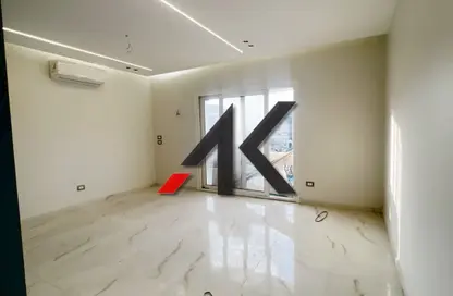 Apartment - 3 Bedrooms - 3 Bathrooms for sale in Lake View Residence - 5th Settlement Compounds - The 5th Settlement - New Cairo City - Cairo