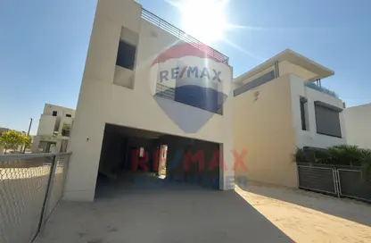 Villa - 3 Bedrooms - 6 Bathrooms for sale in The Crown - Cairo Alexandria Desert Road - 6 October City - Giza