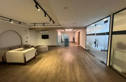 Office Space - Studio - 4 Bathrooms for rent in Maadi - Hay El Maadi - Cairo
