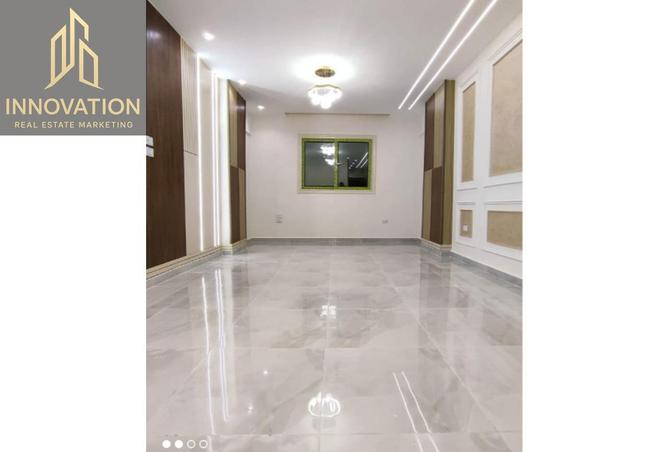 8043261 - Property Image 2