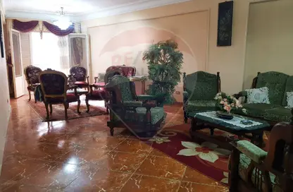 Apartment - 4 Bedrooms - 1 Bathroom for sale in Al Galaa St. - Victoria - Hay Awal El Montazah - Alexandria