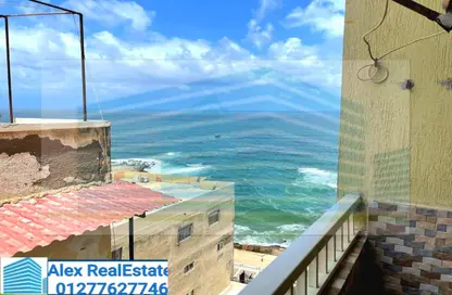 Apartment - 2 Bedrooms - 1 Bathroom for rent in Al Geish Road - Cleopatra - Hay Sharq - Alexandria