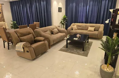 شقة - 3 غرف نوم - 2 حمامات للايجار في ليلة - المستثمرين الشمالية - مدينة القاهرة الجديدة - القاهرة