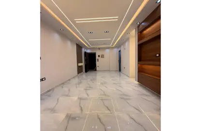 شقة - 3 غرف نوم - 2 حمامات للبيع في البوابة الرابعة القديمة - حورس - حدائق الاهرام - الجيزة