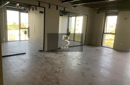Office Space - Studio - 2 Bathrooms for rent in Hyde Park - 5th Settlement Compounds - The 5th Settlement - New Cairo City - Cairo