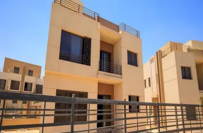 Villa - 4 Bedrooms - 5 Bathrooms for sale in Alma - 2nd District - Sheikh Zayed City - Giza