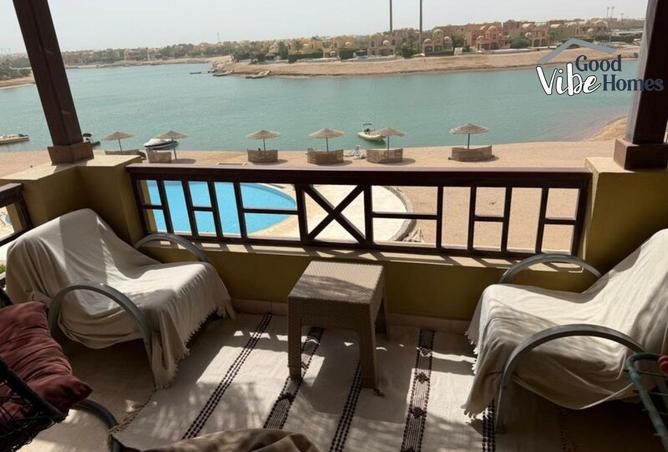 8002000 - Property Image 2