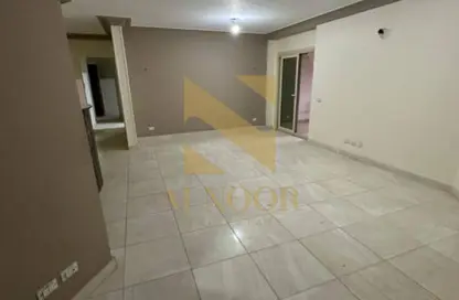 Apartment - 3 Bedrooms - 3 Bathrooms for rent in Street 16 - 11th District - Sheikh Zayed City - Giza