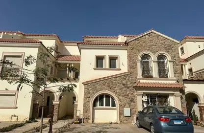 Townhouse - 4 Bedrooms - 4 Bathrooms for sale in Divina Gardens - 3rd District West - Shorouk City - Cairo