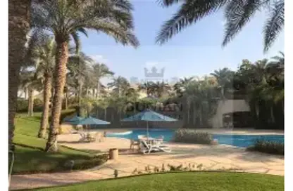فيلا - 5 غرف نوم - 6 حمامات للايجار في الباتيو 2 - المستثمرين الشمالية - مدينة القاهرة الجديدة - القاهرة