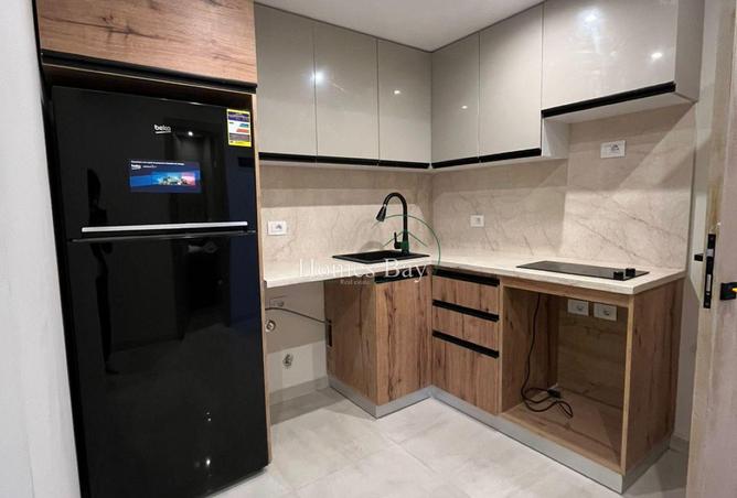 8325421 - Property Image 3