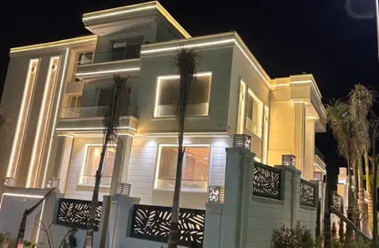 فيلا - 8 غرف نوم - 8 حمامات للبيع في لافيدا البستان - محور 26 يوليو - مدينة 6 أكتوبر - الجيزة