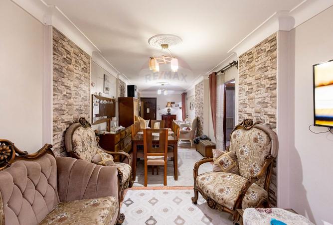 8239449 - Property Image 2