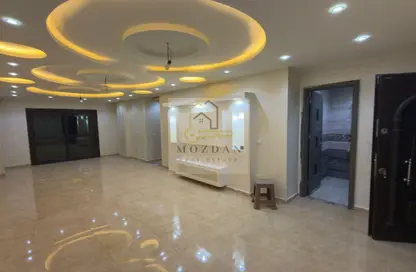 Apartment - 3 Bedrooms - 2 Bathrooms for rent in 10th Sector - Zahraa El Maadi - Hay El Maadi - Cairo