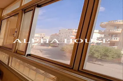 شقة - 3 غرف نوم - 1 حمام للبيع في شارع مختار التتش - محلية 8 - الحي الاول - مدينة العبور - القليوبية