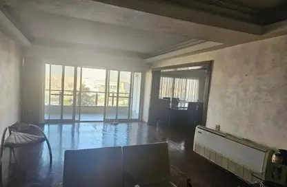 Apartment - 3 Bedrooms - 3 Bathrooms for sale in Zamalek - Cairo