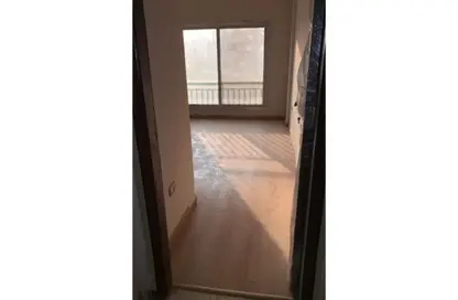 شقة - 3 غرف نوم - 3 حمامات للايجار في مدينة وصال - كمبوندات الشروق - مدينة الشروق - القاهرة