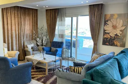 Apartment - 5 Bedrooms - 3 Bathrooms for sale in Ahmed Al Zomor St. - 8th Zone - Nasr City - Cairo
