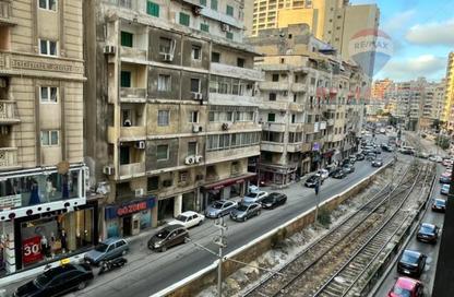 شقة - 3 غرف نوم - 3 حمامات للبيع في شارع عبد السلام عارف - لوران - حي شرق - الاسكندرية