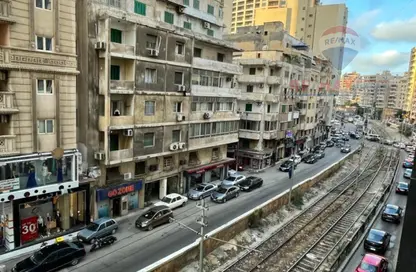 شقة - 3 غرف نوم - 3 حمامات للبيع في شارع عبد السلام عارف - لوران - حي شرق - الاسكندرية