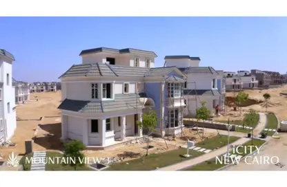 Villa - 4 Bedrooms - 3 Bathrooms for sale in Mountain View iCity - 5th Settlement Compounds - The 5th Settlement - New Cairo City - Cairo