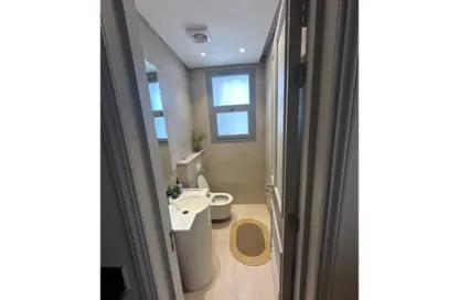 Apartment - 2 Bedrooms - 2 Bathrooms for sale in Lake View Residence - 5th Settlement Compounds - The 5th Settlement - New Cairo City - Cairo