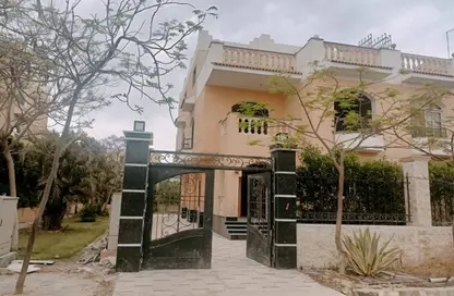 Villa - 5 Bedrooms - 5 Bathrooms for sale in Moon Valley - South Investors Area - New Cairo City - Cairo