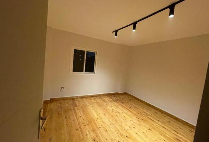 8300011 - Property Image 3