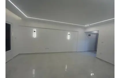 Apartment - 2 Bedrooms - 1 Bathroom for sale in 16th District - Sheikh Zayed City - Giza