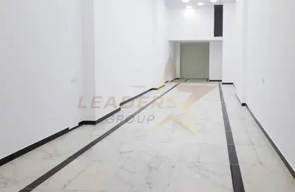 محل تجاري - استوديو - 1 حمام للايجار في سموحة الجديدة - سموحة - حي شرق - الاسكندرية