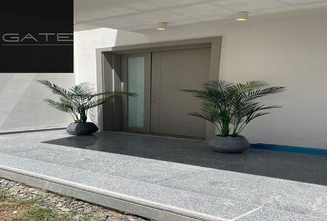 8054312 - Property Image 2