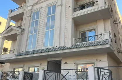Apartment - 2 Bedrooms - 2 Bathrooms for sale in New Narges - New Cairo City - Cairo