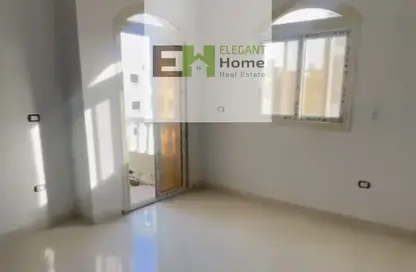 Apartment - 2 Bedrooms - 1 Bathroom for sale in Mohamed Naguib Axis - Abou El Houl - New Cairo City - Cairo