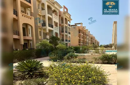 شاليه - 2 غرف نوم - 2 حمامات للبيع في إمارتس هايتس - قسم الضبعة - الساحل الشمالي