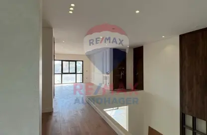 فيلا - 3 غرف نوم - 4 حمامات للايجار في فيلدج جيت - المستثمرين الجنوبية - مدينة القاهرة الجديدة - القاهرة