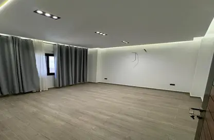 Apartment - 2 Bedrooms - 2 Bathrooms for sale in North Lotus - El Lotus - New Cairo City - Cairo