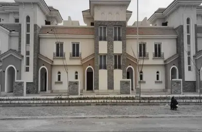 Townhouse - 5 Bedrooms - 4 Bathrooms for sale in Al Maqsad - New Capital Compounds - New Capital City - Cairo