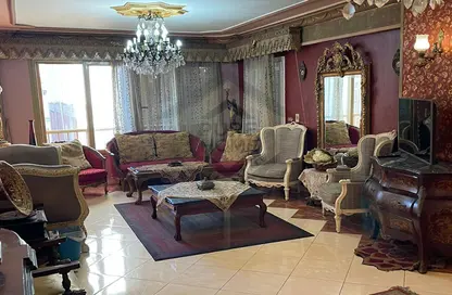 Apartment - 3 Bedrooms - 1 Bathroom for rent in Abdelhamid Al Abady St. - Roushdy - Hay Sharq - Alexandria