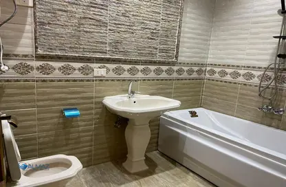 شقة - 3 غرف نوم - 3 حمامات للايجار في شارع عبد الباسط عبد الصمد - التجمع الاول - مدينة القاهرة الجديدة - القاهرة