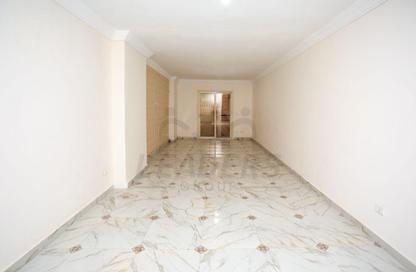 Apartment - 3 Bedrooms - 2 Bathrooms for sale in Khalil Mutran St. - Saba Basha - Hay Sharq - Alexandria