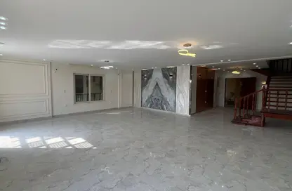 Duplex - 4 Bedrooms - 3 Bathrooms for sale in Al Nile  St. - Giza District - Ganoub El Giza - Giza